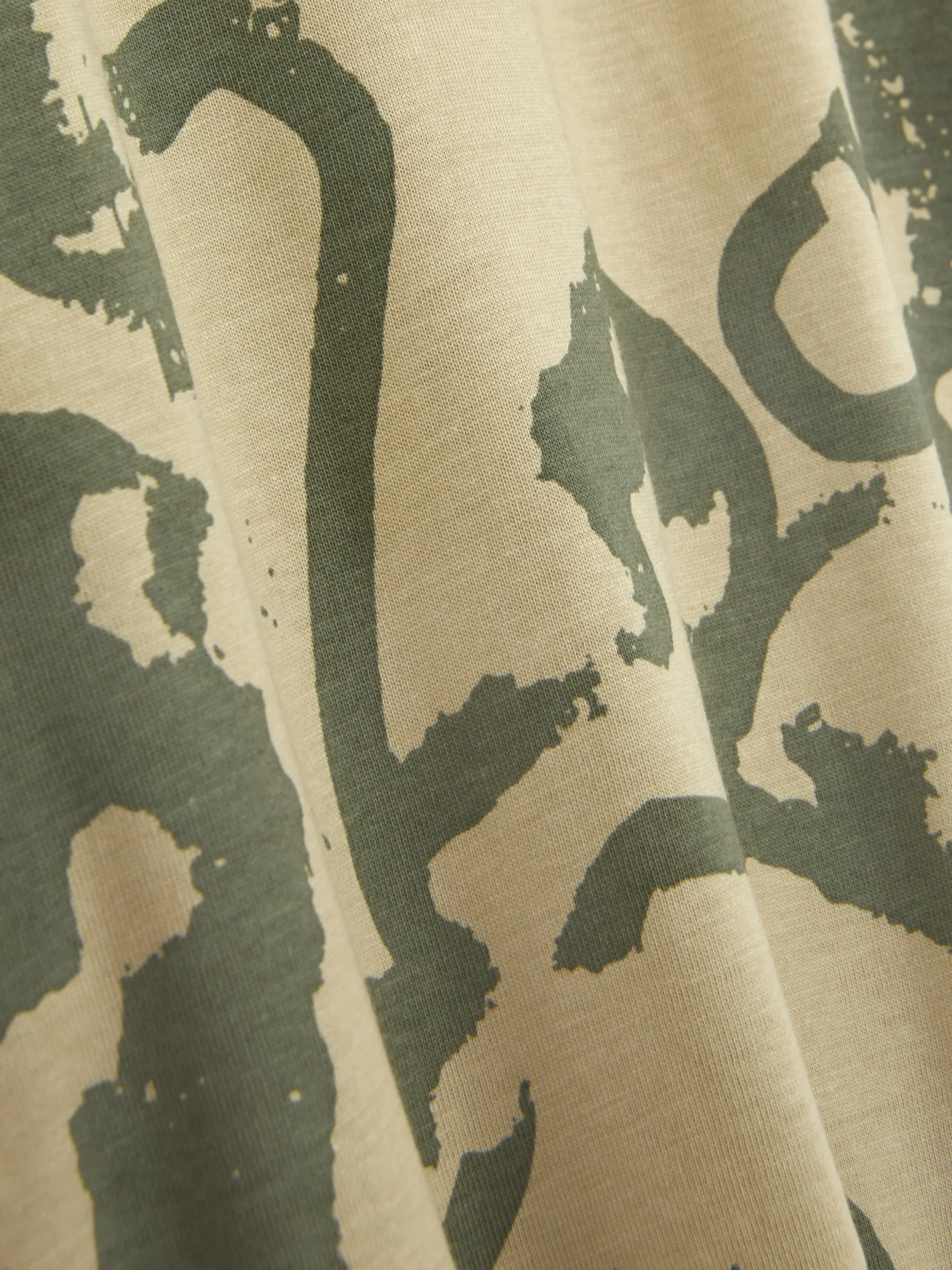 tshirt_graphique__manches_4-5.webp T-shirt Graphique à Manches Courtes