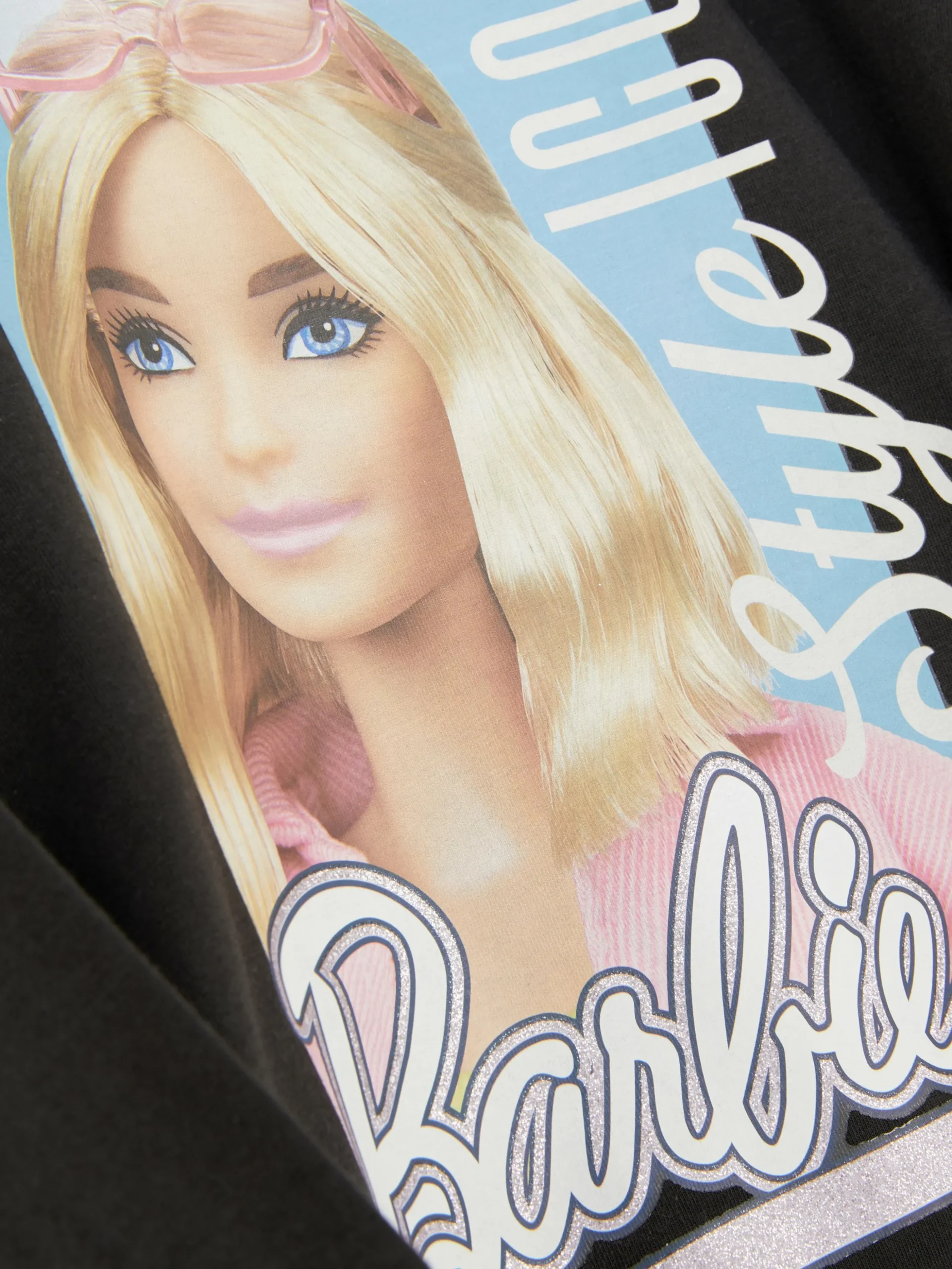 tshirt_graphique_barbie___4.webp T-shirt Graphique Barbie à Manches Longues