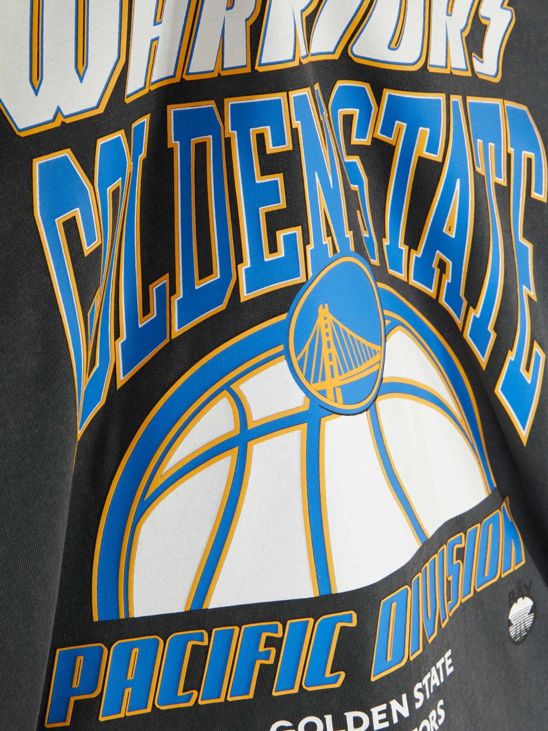 tshirt_graphique_nba_gold_4.webp T-shirt Graphique NBA Golden State Warriors