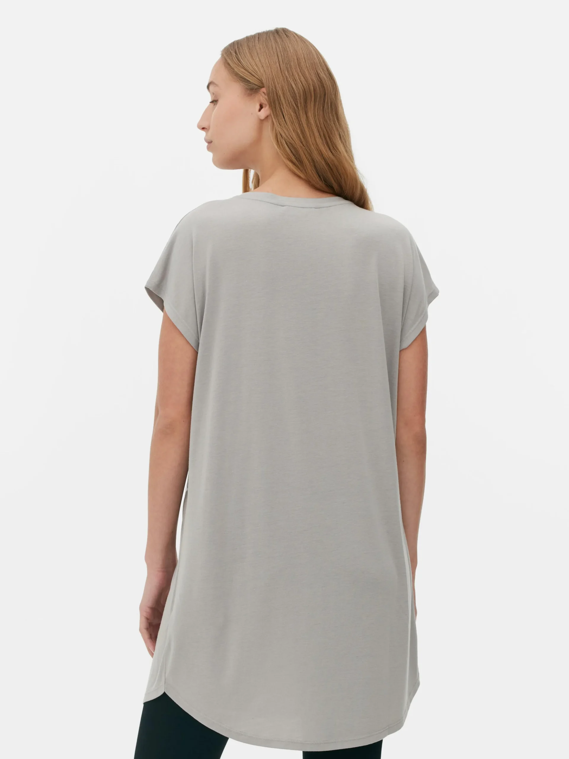 tshirt_long__col_rasducou_3-3.webp T-shirt Long à Col Ras-du-cou