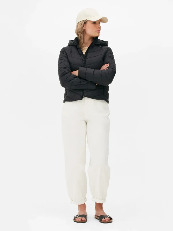 Une Doudoune Rembourrée à Capuche Super Légère