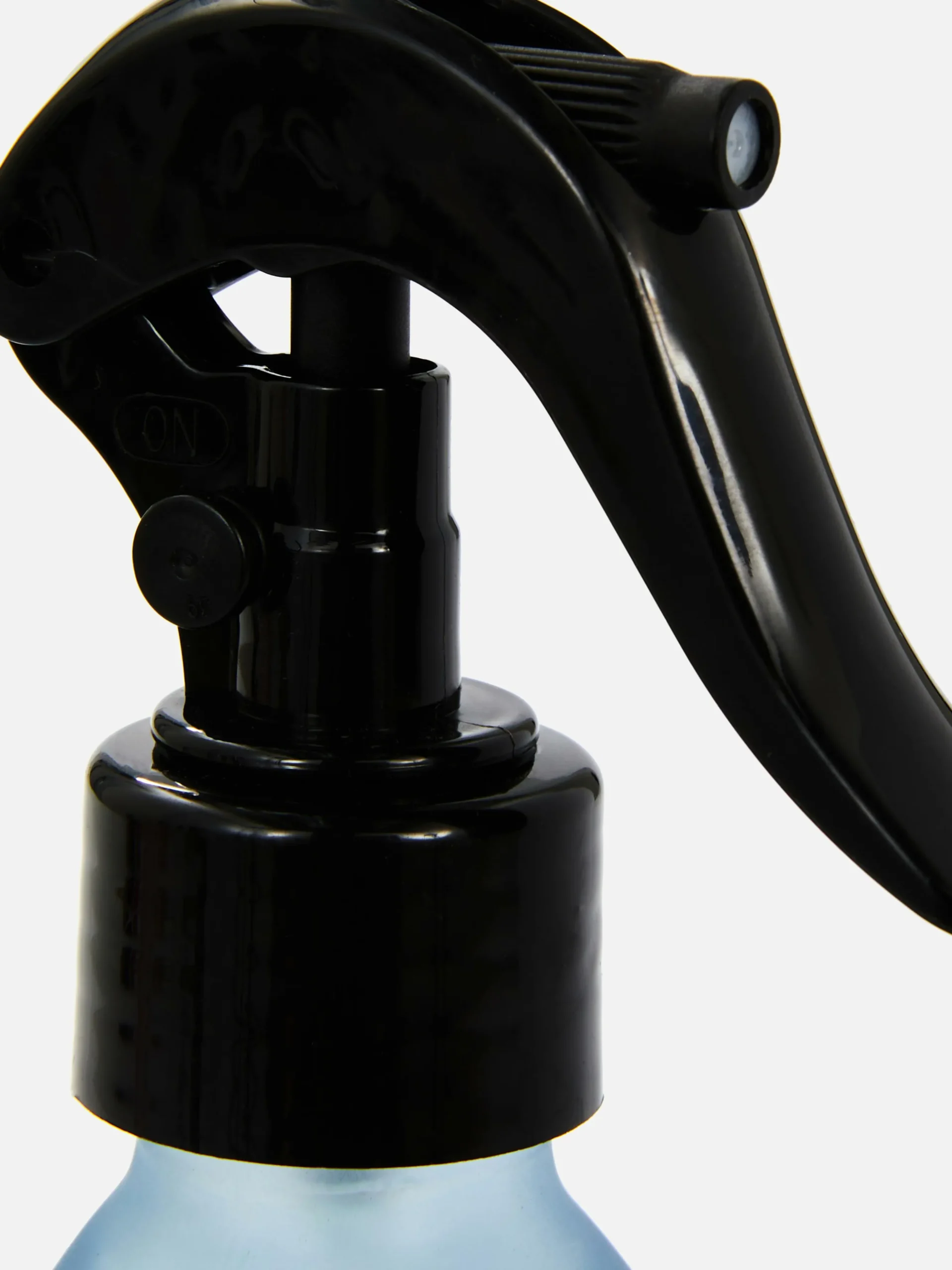 vaporisateur_de_tissu_par_1-2.webp Vaporisateur De Tissu Parfumé