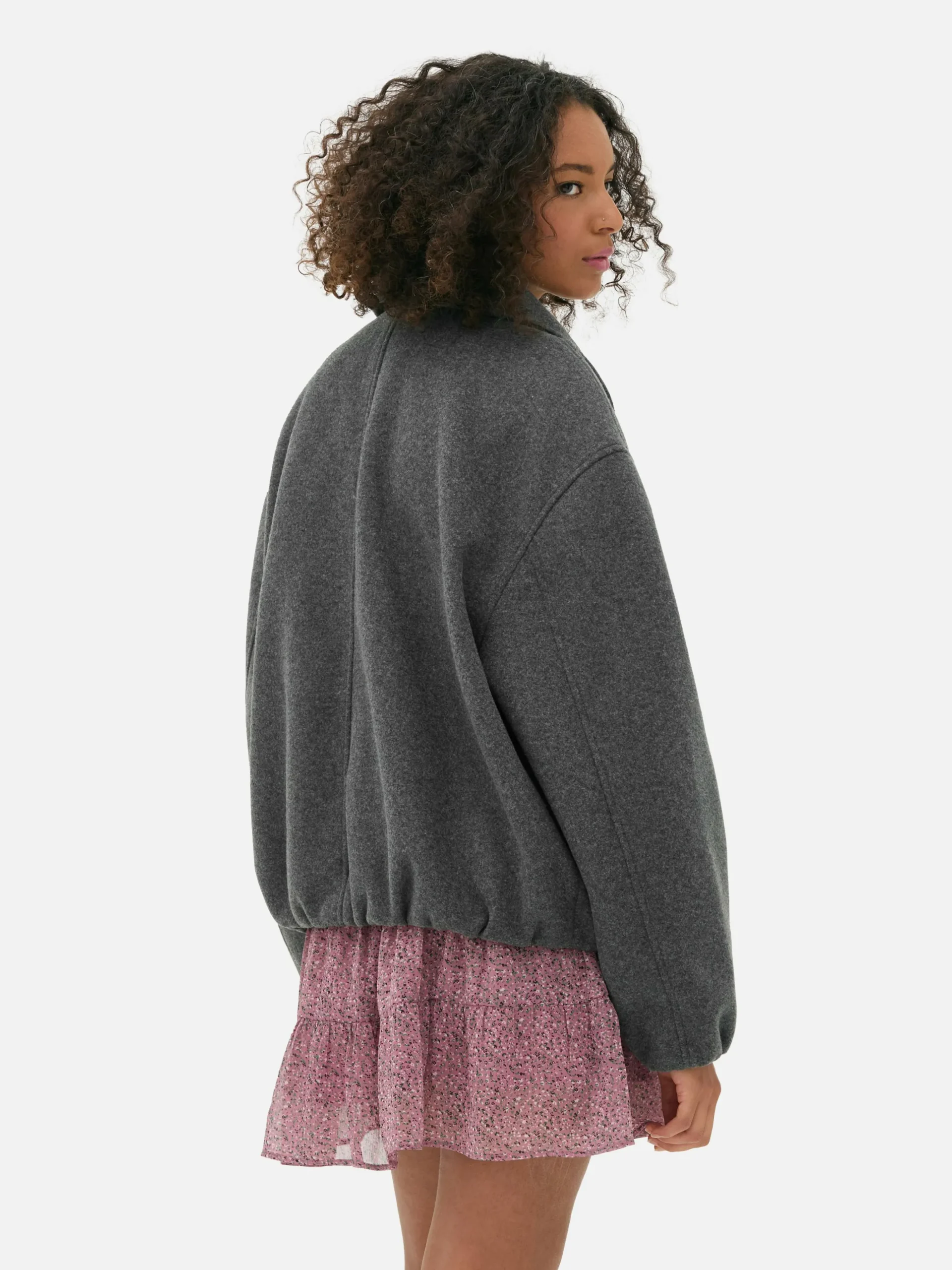 veste__ourlet_boule_2.webp Veste à Ourlet Boule