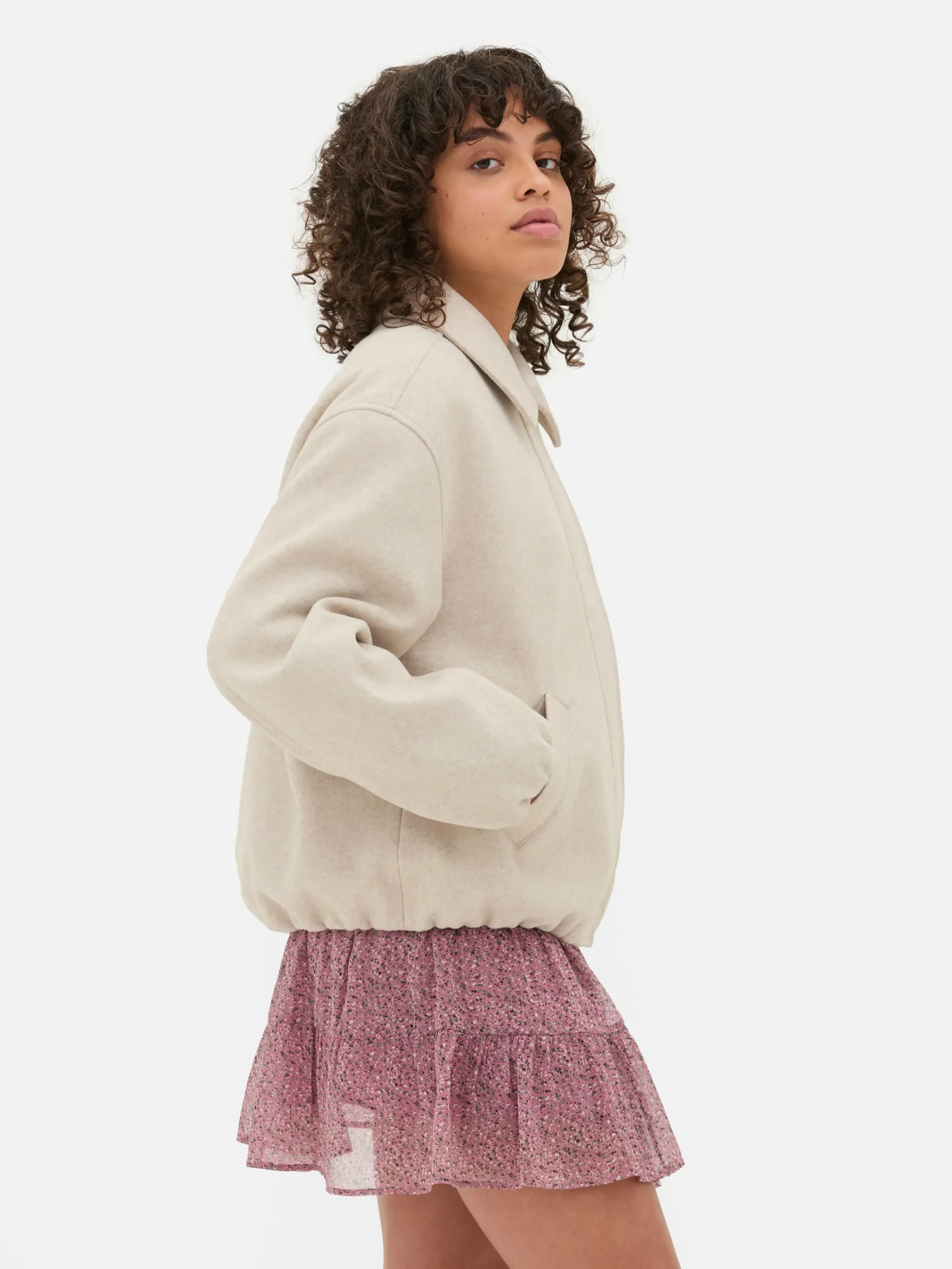 veste__ourlet_boule_3-1.webp Veste à Ourlet Boule