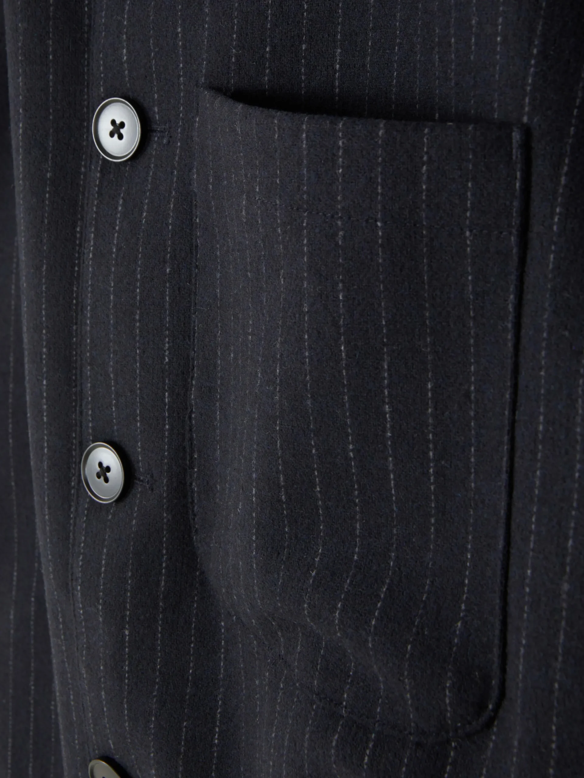 veste_boutonne__rayures_f_6.webp Veste Boutonnée à Rayures Fines Kem