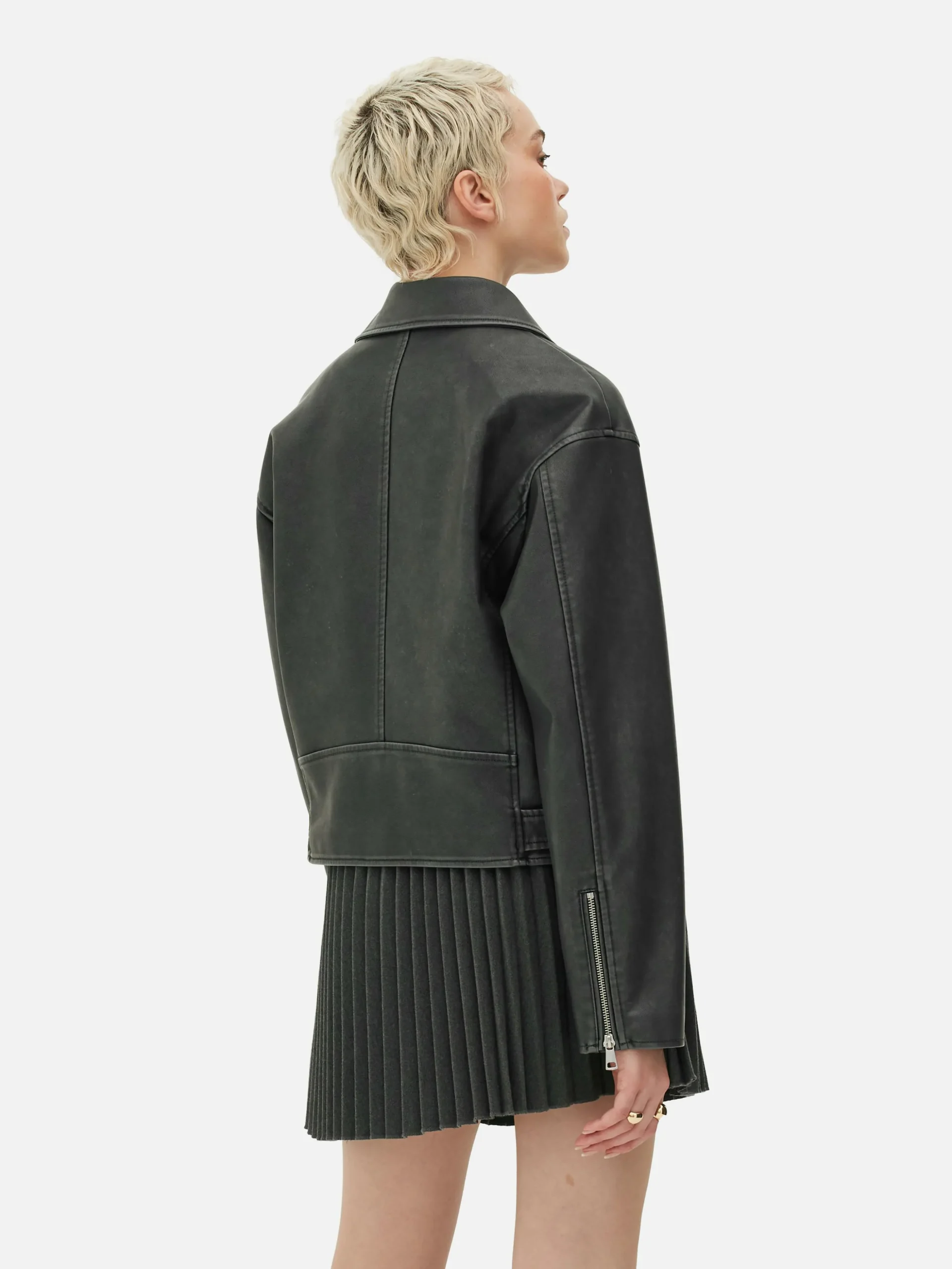 veste_de_motard_en_simili_2.webp Veste De Motard En Simili Cuir Effet Vieilli