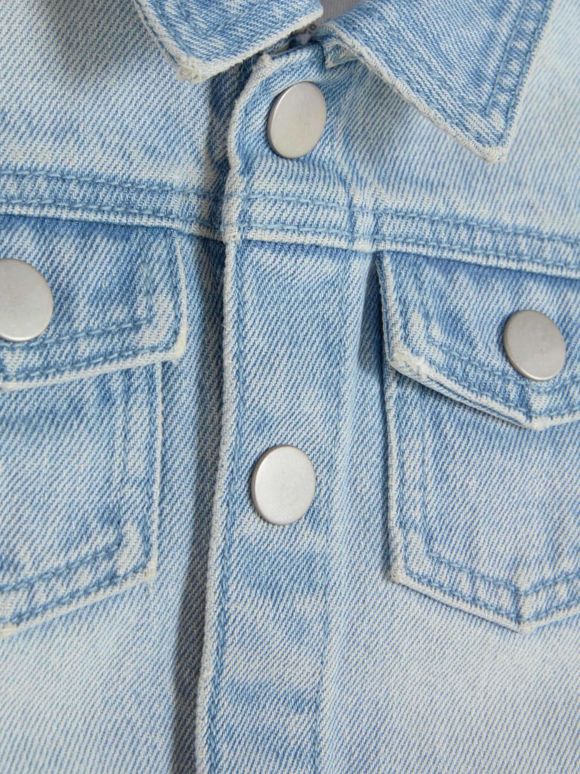 veste_en_jean_dlav_4.webp Veste En Jean Délavé