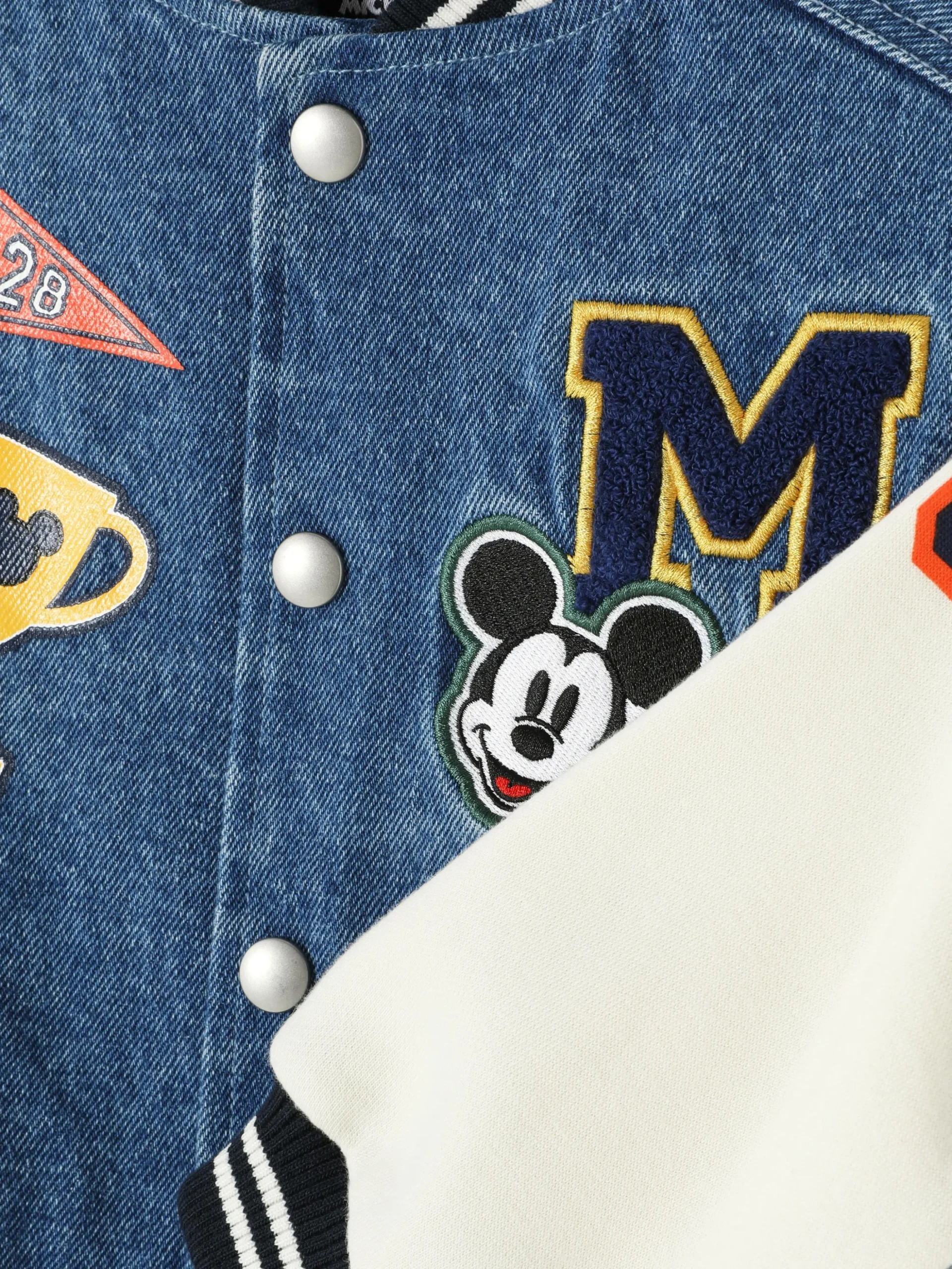 veste_en_jean_style_unive_4.webp Veste En Jean Style Universitaire Disney Mickey Mouse