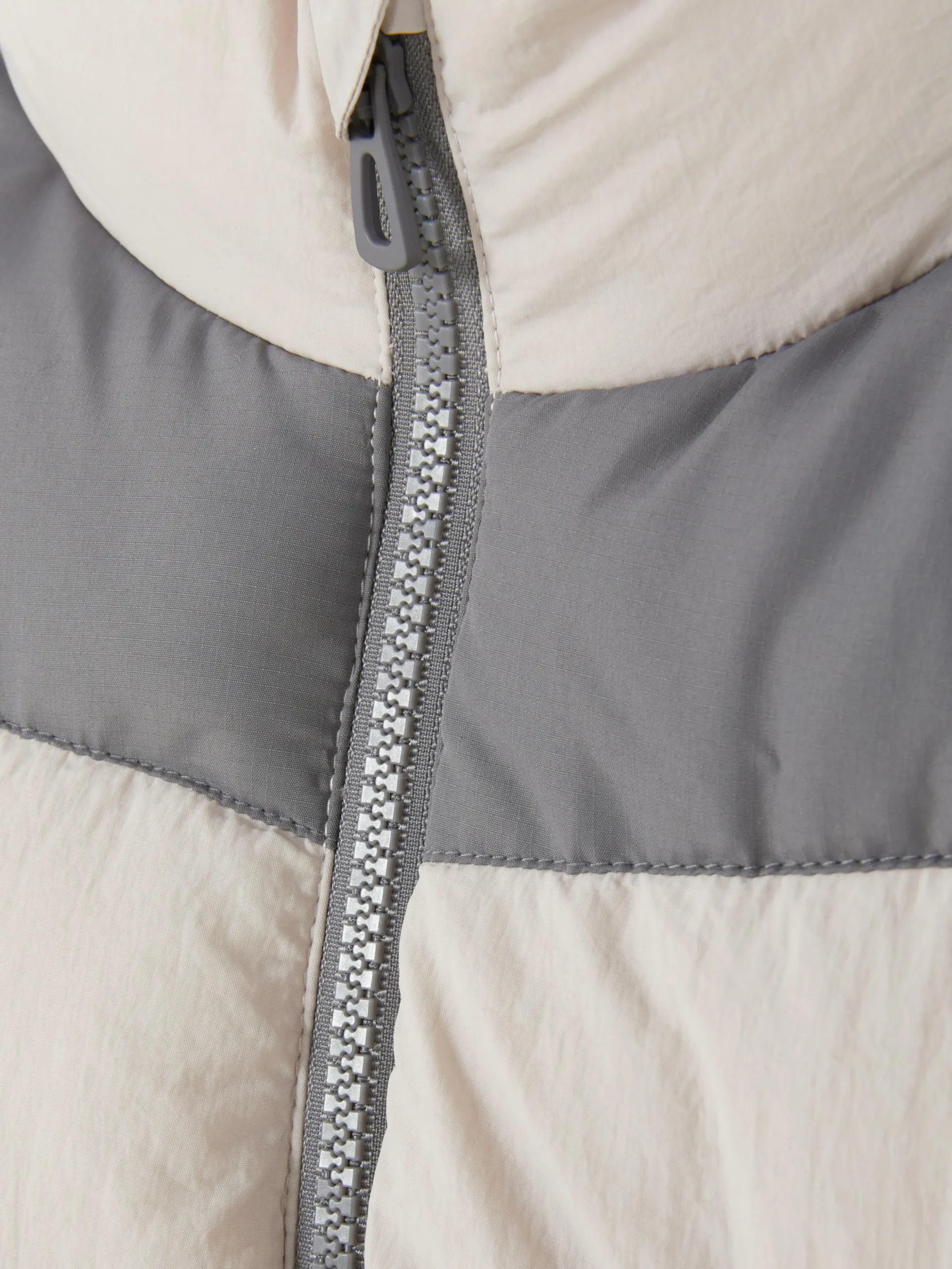 veste_sans_manches_color__4.webp Veste Sans Manches Color Block