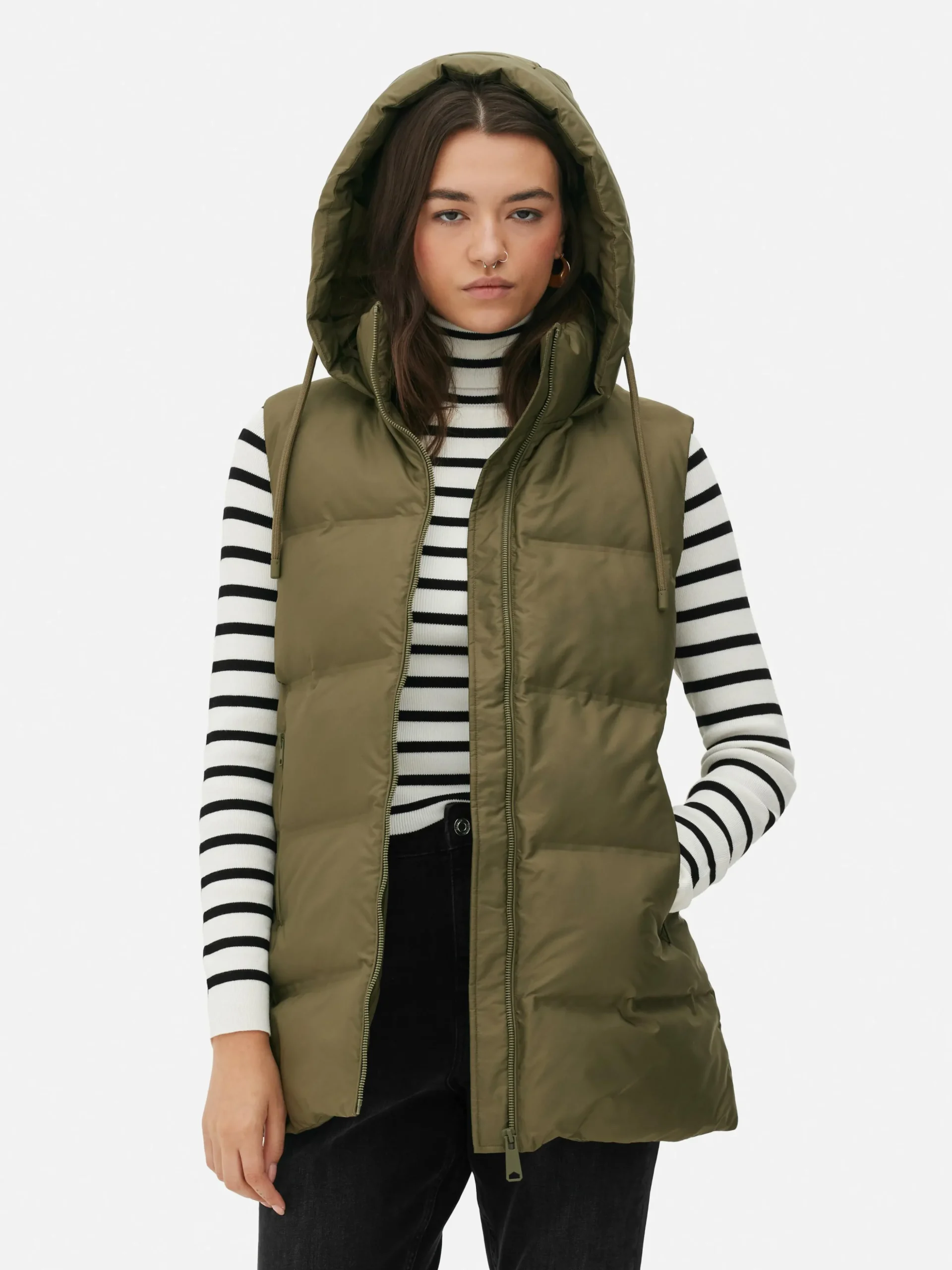 veste_sans_manches_matela_1-1.webp Veste Sans Manches Matelassée à Capuche