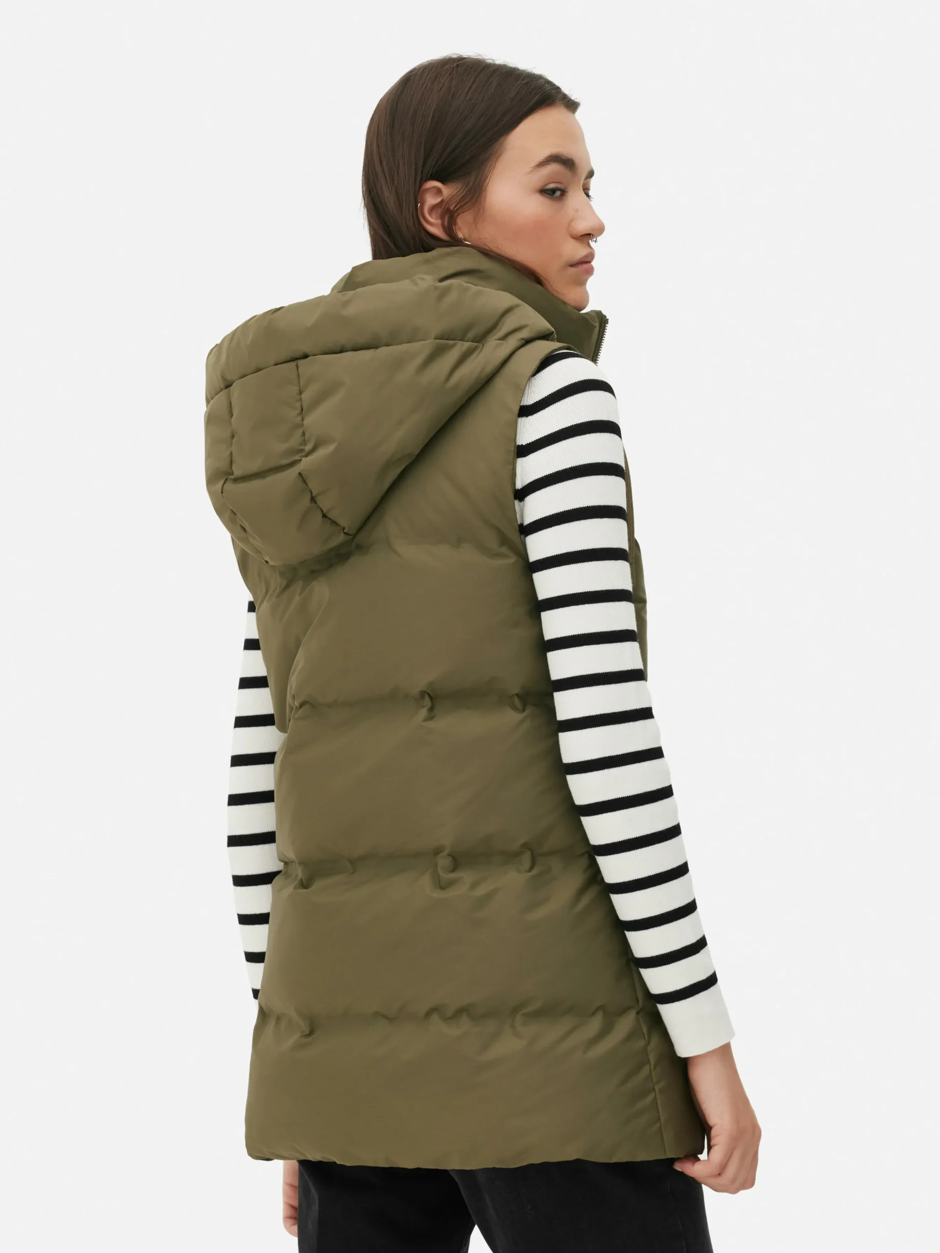 veste_sans_manches_matela_3-1.webp Veste Sans Manches Matelassée à Capuche